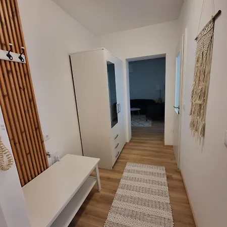 Kislakás A Béke Téren - *