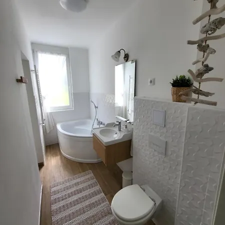 Kislakas A Beke Teren - Apartment Esztergom