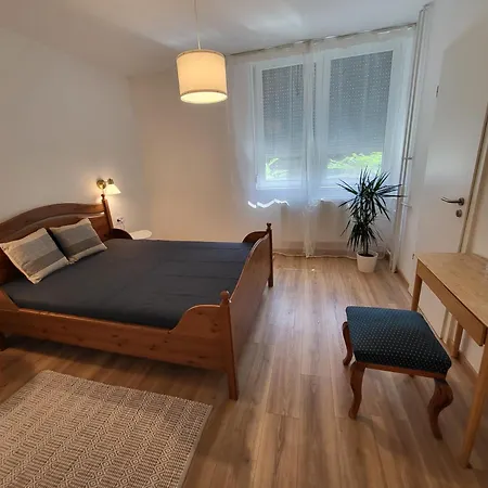 Kislakas A Beke Teren - Apartment Esztergom