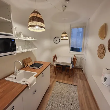 Kislakás A Béke Téren -